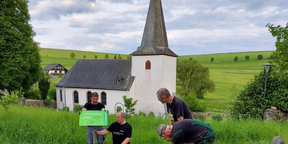 Die Ortsgemeinde Wollmerath hat in den vergangenen Wochen die Beschilderung in und um Wollmerath aufgestellt 